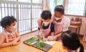 กิจกรรมประกอบอาหาร บ้านเด็กเล็ก (กล้วยอบน้ำผึ้ง) พฤ. 25 เม.ย ... FLEXI_IMAGE 3