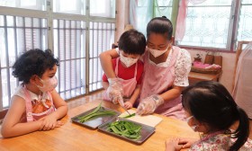 กิจกรรมประกอบอาหาร บ้านเด็กเล็ก (กล้วยอบน้ำผึ้ง) พฤ. 25 เม.ย ... FLEXI_IMAGE 4