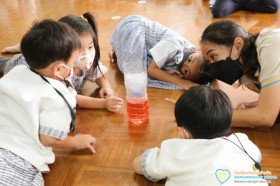 อนุบาล 2 ทำการทดลอง หมอก เมฆ ฝน (21 มิ.ย.65) Image 6