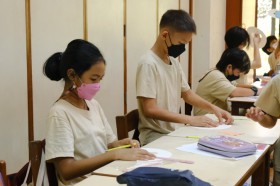 ป.4 ทำการทดลอง ตัวกลางของแสง (12 ต.ค.65) Image 4