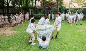 ป.๕ “ส่งฉันให้ถึงฝั่งฝัน” ทดลองเรื่องแรงเสียดทาน (๓๑ ต.ค.๖๕) Image 2