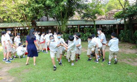 ป.๕ “ส่งฉันให้ถึงฝั่งฝัน” ทดลองเรื่องแรงเสียดทาน (๓๑ ต.ค.๖๕) Image 7