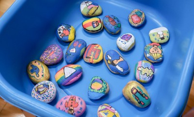 ป.๑ นำเสนอผลงานศิลปะจากหิน (๒๖ ธ.ค.๖๕) Image 1