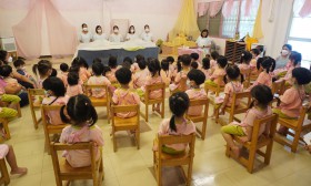 นิทานหุ่นเชือก (บ้านเด็กเล็ก) เรื่อง ของขวัญจากฟากฟ้า (๑๓ ม. ... Image 1