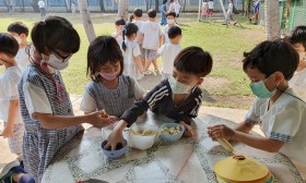 โครงการลูกเจี๊ยบน่ารัก การทดลองสมมติฐานอาหารไก่ อ.๒/๑ (๒๔ ม. ... Image 3