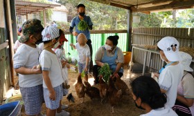 อ.๒/๑ พบวิทยากรเลี้ยงไก่ Silky และดูเล้าไก่ไข่ (๖-๗ ก.พ.๖๖) Image 6