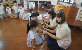 บายศรีสู่ขวัญและงานเมล็ดพันธุ์แห่งความสุข อนุบาล ๓ (พ. ๘ มี. ... Image 5