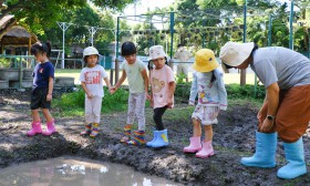 อนุบาล 2 ย่ำดินในแปลงนา (11-12 ก.ค.66) Image 6