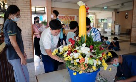 พี่ประถมตกแต่งต้นเทียนพรรษา (25 ก.ค.66) Image 12