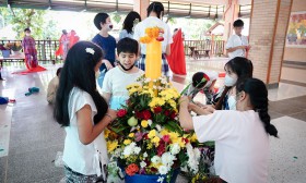 พี่ประถมตกแต่งต้นเทียนพรรษา (25 ก.ค.66) Image 13
