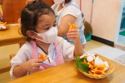 กิจกรรมปั้นขี้ผึ้งและร้อยดอกไม้ (บ้านเด็กเล็ก) จ.18 ก.ย. 66 Image 1
