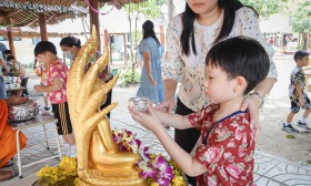 กิจกรรมวันสงกรานต์ &quot;สรงน้ำพระพุทธ&quot; (11 เม.ย.67) Image 9