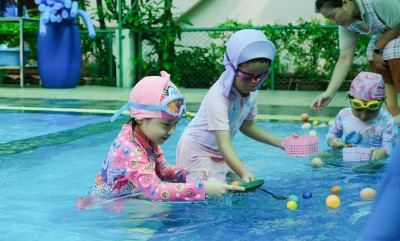 กิจกรรมว่ายน้ำและช้อนไข่ในน้ำ อนุบาล 2 (อ. 9 เม.ย.67) Image 1
