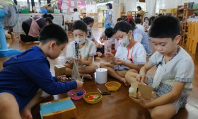 อนุบาล 3 ประดิษฐ์กระปุกออมสิน (อ. 22 ต.ค.67) Image 6