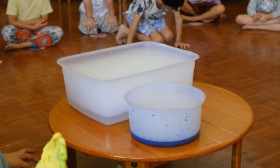 อนุบาล 3 การทดลองการละลายของน้ำแข็ง (พ. 18 ธ.ค.67) Image 9