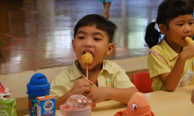 อนุบาล 2 &quot;ทำข้าวจี่&quot; กิจกรรมประกอบอาหารคลายหนาว (ศ. 20 ... Image 1