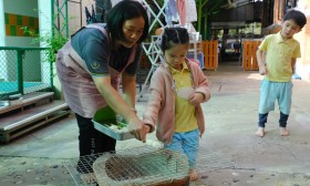 อนุบาล 2 &quot;ทำข้าวจี่&quot; กิจกรรมประกอบอาหารคลายหนาว (ศ. 20 ธ.ค.6 ... Image 2