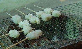 อนุบาล 2 &quot;ทำข้าวจี่&quot; กิจกรรมประกอบอาหารคลายหนาว (ศ. 20 ธ.ค.6 ... Image 4