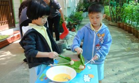 อนุบาล 2 &quot;ทำข้าวจี่&quot; กิจกรรมประกอบอาหารคลายหนาว (ศ. 20 ธ.ค.6 ... Image 9