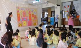 ละครวันจันทร์ในเรือนอนุบาล เรื่อง เที่ยวงานวันเด็ก (จ. 6 ม.ค ... Image 8