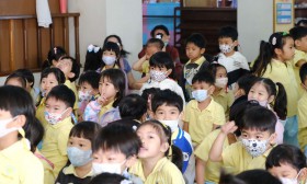 ละครวันจันทร์ในเรือนอนุบาล เรื่อง เที่ยวงานวันเด็ก (จ. 6 ม.ค ... Image 9