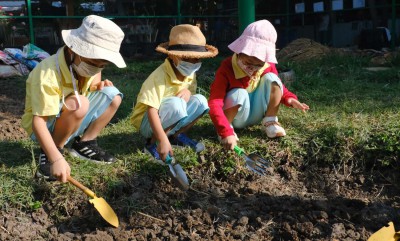 อนุบาล 2 เตรียมดินปลูกผัก (จ. 6 ม.ค.68) Image 1