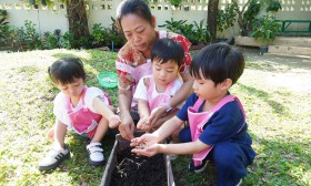 น้องเด็กเล็กปลูกผักบุ้ง (จ. 10 ก.พ. 68) Image 9