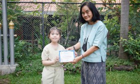 มอบเกียรติบัตรโครงการ &quot;Nanmeebooks Reading Club&quot; ระดับชั้นปร ... Image 4
