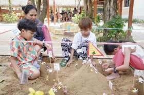 กิจกรรมสงกรานต์ &quot;ก่อเจดีย์ทราย&quot; (๑๐ เมษายน ๒๕๖๘) Image 7