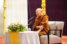 ภาพกิจกรรมธรรมบรรยาย &quot;ใจสงบ จิตสว่าง&quot; (ศ. ๖ มิ.ย.๖๘) Image 6