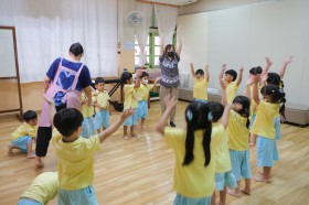 กิจกรรมดนตรี อนุบาล ๒ (พฤ. ๒๙ พ.ค.๖๘) Image 5