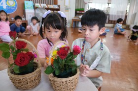 อนุบาล ๒-๓ จัดพานไหว้ครู (พ. ๑๑ มิ.ย.๖๘) Image 7