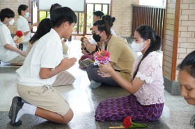 กิจกรรมไหว้ครูในลานประถม (๑๒ มิ.ย.๖๘) Image 6