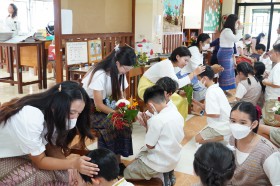 กิจกรรมไหว้ครูในลานประถม (๑๒ มิ.ย.๖๘) Image 8