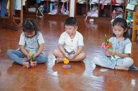กิจกรรมไหว้ครู ในเรือนอนุบาล (พฤ. ๑๒ มิ.ย.๖๘) Image 2