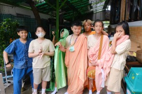 น้องอนุบาลชมละครและมอบของที่ระลึกให้พี่ ป.๖ (จ. ๗ ก.ค.๖๘) FLEXI_IMAGE 3