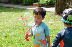 อนุบาล ๒ เล่นสนุกกับฟองสบู่ (๑๕-๑๖ ก.ค.๖๘) FLEXI_IMAGE 5