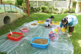 กิจกรรม &quot;เล่นสนุกกับทราย&quot; บ้านเด็กเล็ก (พฤ. ๒๔ ก.ค. ๖๘) FLEXI_IMAGE 1