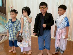 อนุบาล ๒-๓ การแต่งกายสมาชิกในครอบครัว (๓-๕ ก.ย.๖๘) Image 7