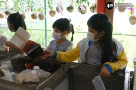 อนุบาล ๓ ประดิษฐ์ของเล่นจากวัสดุเหลือใช้ (๑๔, ๑๖ ต.ค.๖๘) Image 3