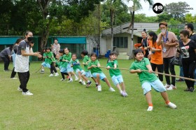 (กิจกรรมสานพลัง) การแข่งขัน &quot;ชักเย่อ&quot; นอกรอบของน้องอนุบาล Image 3