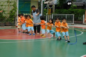 (กิจกรรมสานพลัง) การแข่งขัน &quot;ชักเย่อ&quot; นอกรอบของน้องอนุบาล Image 4