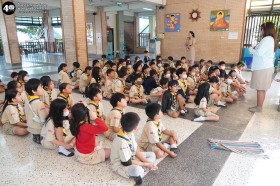 ป.๒ ฐานกิจกรรมการจัดเก็บเสื้อผ้าและเครื่องแต่งกาย (พฤ. ๘ ... Image 1