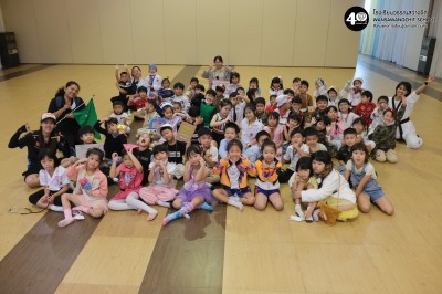 อนุบาล ๓ เดินแฟชั่นอาชีพในฝัน (พฤ. ๘ ม.ค.๖๙) Image 1