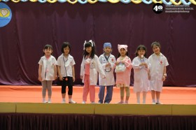 อนุบาล ๓ เดินแฟชั่นอาชีพในฝัน (พฤ. ๘ ม.ค.๖๙) Image 1