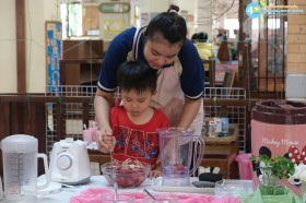 อ.1 Strawberry Smoothie &amp; Cookies (17, 22 เม.ย.69) Image 1