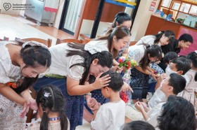 กิจกรรมไหว้ครูในลานประถม (๑๙ มิ.ย.๖๙) Image 6