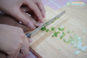 ป.๑ กิจกรรม "เปิดครัวเชฟฟันน้ำนม" (๓ ก.ค.๖๙) Image 2