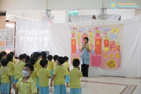พี่ ป.๖ แสดงนิทานวันจันทร์และอำลาน้องอนุบาล (๖ ก.ค.๖๙) Image 4