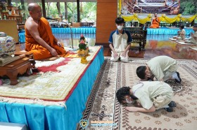 ป.๓ แสดงตนเป็นพุทธมามากะ ณ วัดทองทองเนียม (พฤ. ๑๖ ก.ค. ๖๙) Image 7
